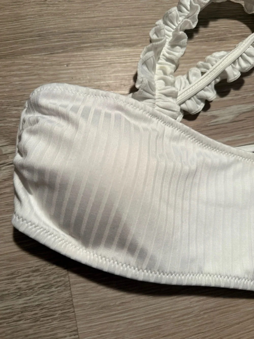 Cupshe Ruffle Bikini Top - Picture 4 of 6